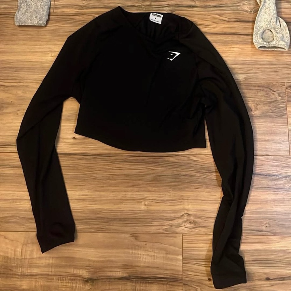 Black Long Sleeve Crop Top